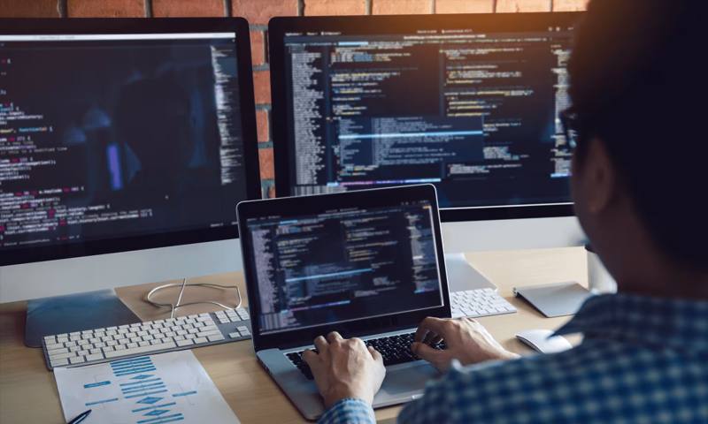 数据科学选型:R与Python如何赋能新河县网站建设?
